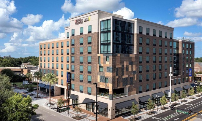 Lake Eola Heights Hotel | Home2 Suites by Hilton Orlando Downtown, FL