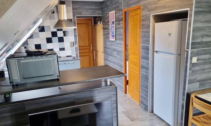 Chenove Apartment | Homerez - Amazing appartement for 5 ppl. with terrace and balcony at Chenôve