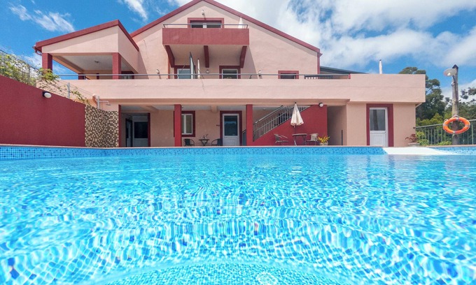 Prazeres Apartment | Homerez - Apartment in Prazeres