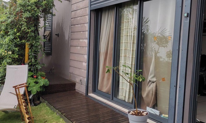 Piton Saint-Leu Apartment | Homerez - Apartment in Saint-Leu, sea view