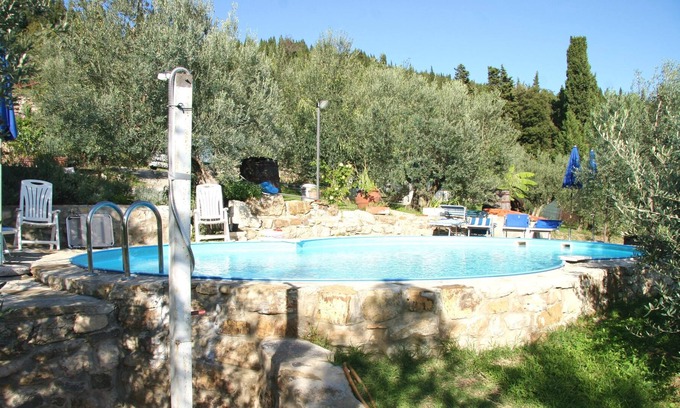 Calenzano Apartment | Homerez - Appartement for 4 ppl. with shared pool and garden at Calenzano