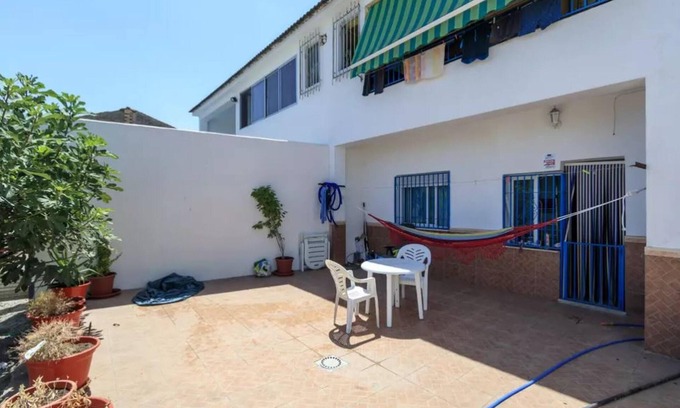 Fuente Vaqueros Apartment | Homerez - Charming Apartment in Fuente Vaqueros 100 m²