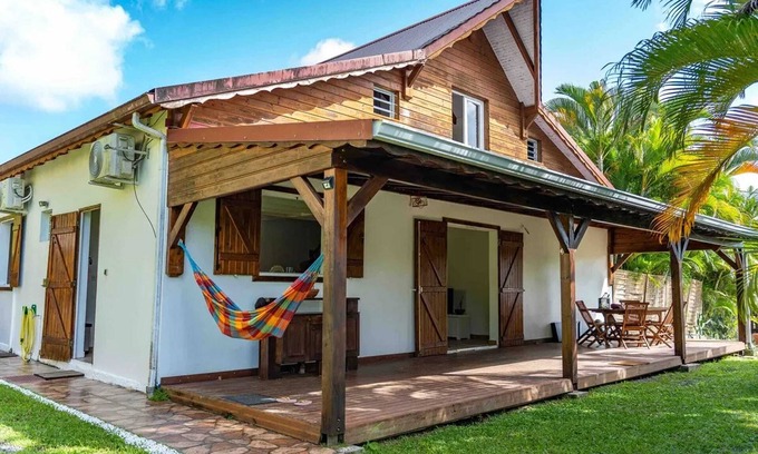 Point d'Or House | Homerez - Cosy house in Les Abymes with relaxing jacuzzi