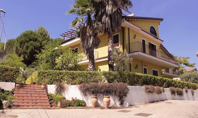 Nicolosi Apartment | Homerez - Modern Apartment in Nicolosi - 52 sqm