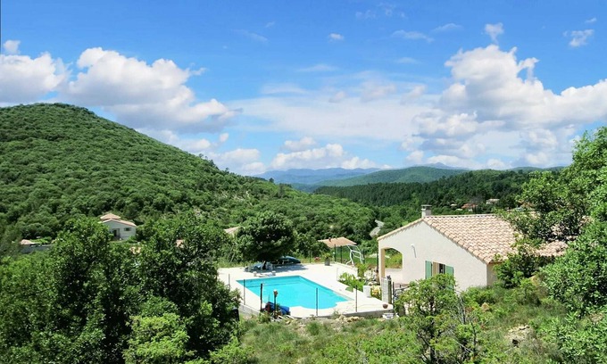 Saint-Jean-du-Pin Villa | Homerez - Villa in Saint-Jean-du-Pin