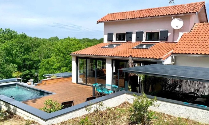 Labruguiere Villa | Homerez - Villa in Labruguière