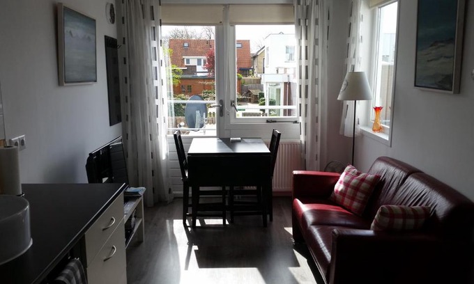 Den Burg House | Homestay Bij Aelita