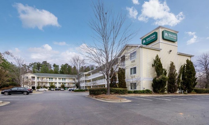 Winston - Salem Hotel | HomeTowne Studios by Red Roof Winston-Salem - University Pkwy