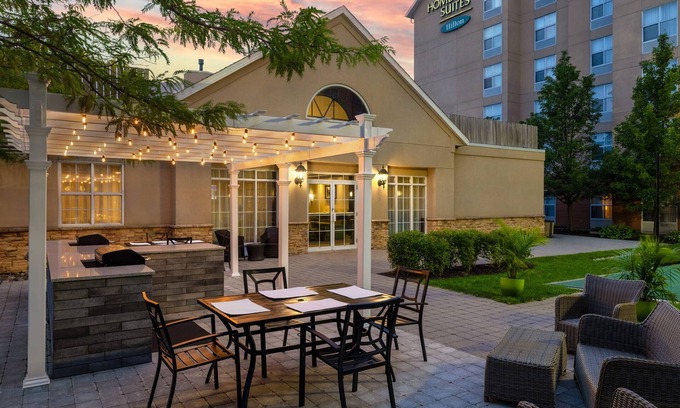 Cambridge Hotel | Homewood Suites by Hilton Cambridge Waterloo Ontario