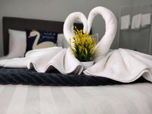 Kampung Sungai Raya House | Homey 9pax 3BR MRT Cheras Tmn Suntex I HomeBrickz