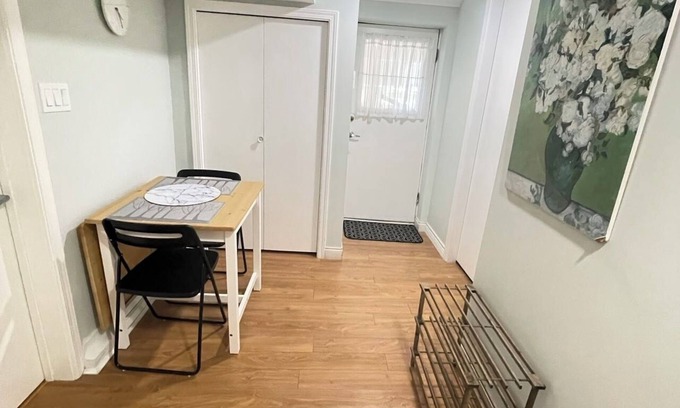 Arbutus Ridge House | Homey room located at Arbutus, Vancouver West. Quiet and comfortable .