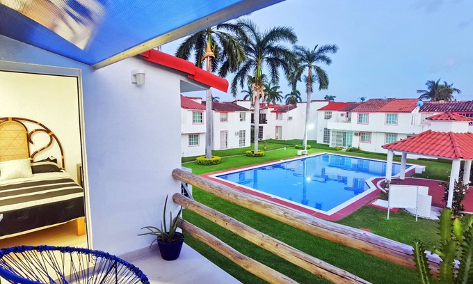 Granjas del Marques Villa | HominngBird