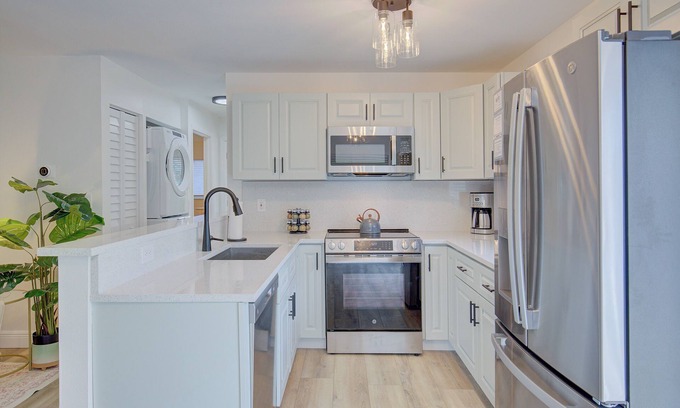 Dunedin Condo | Honeymoon Isl 1 Mi Exceptionally Clean Comfy King Beds Modern Freshly Remodeled