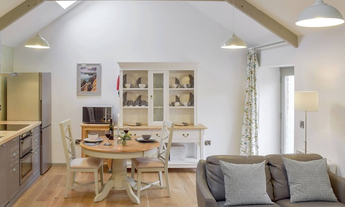 Stackpole Cottage | Honeysuckle Cottage-UKC3194