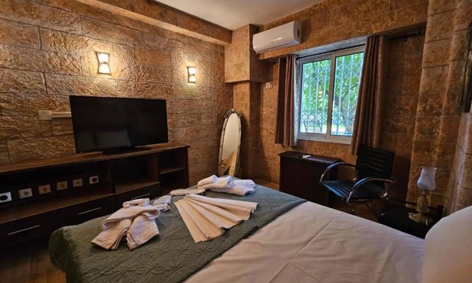Markopoulon Apartment | Honeywell Comfort Stay