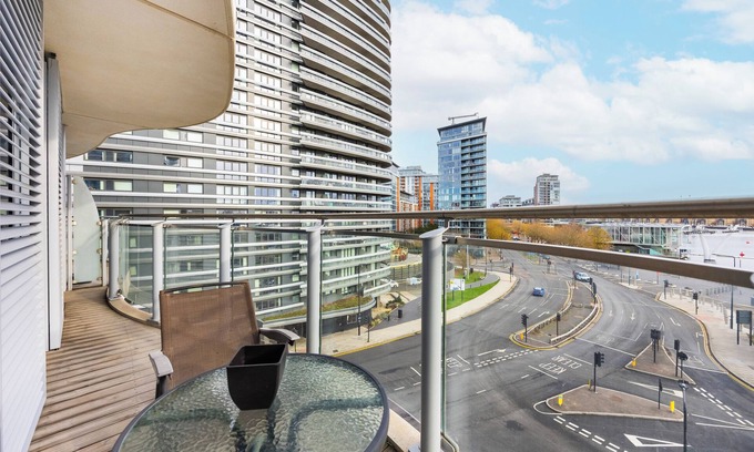 Docklands Apartment | Hoola Cove Executive One Bed Apartment