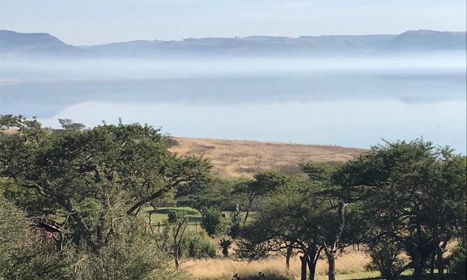 Albert Falls Apartment | Hoopoe log cabin NO 2