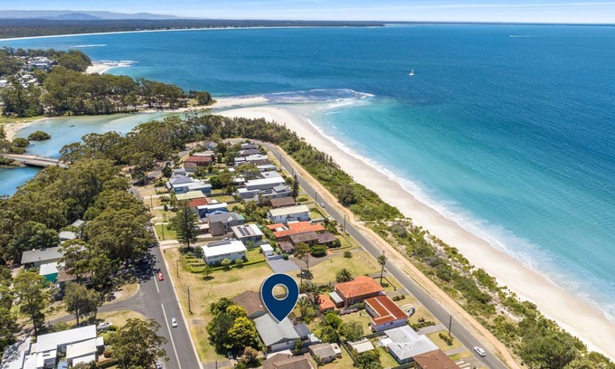 Vincentia House | Hop Skip & Splash - Belle Escapes Jervis Bay