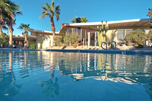 Desert Hot Springs Hotel | Hope Springs Resort