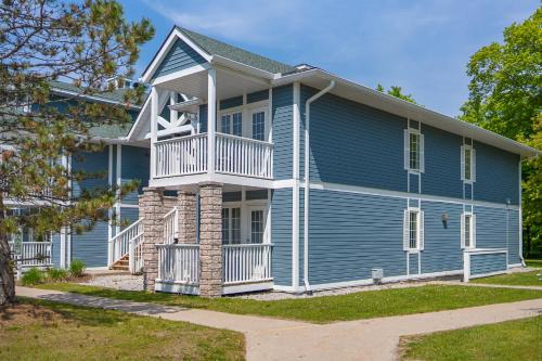Oro-Medonte Apartment | Horseshoe Valley Suites - The Aurora