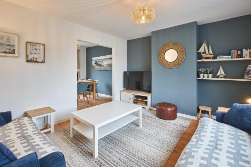 Longhoughton House | Host & Stay - Crab Cottage