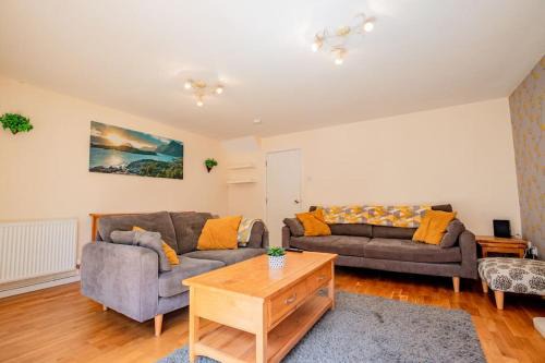Wyken House | Host & Stay - Manfield Avenue