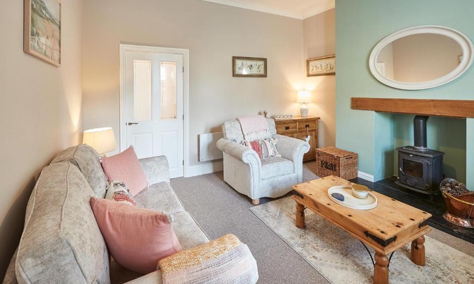 Aldbrough St. John House | Host & Stay - Rose Cottage