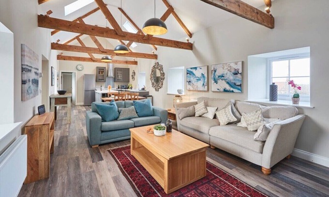 Fenwick Apartment | Host & Stay | The Loft