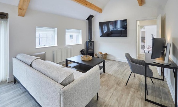 Wakefield House | Host & Stay - The Hay Loft