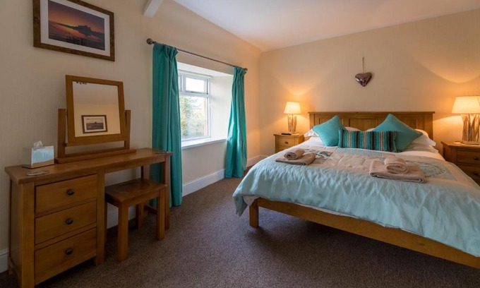 Belford House | Host & Stay - Tulip Cottage