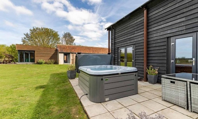 Thorpe Apartment | Host & Stay | Willow Barn