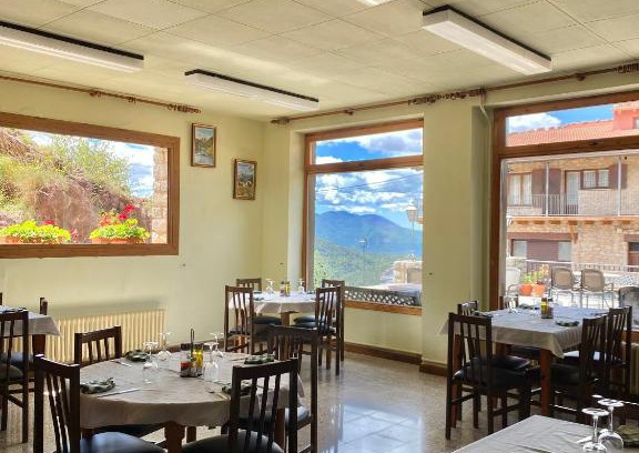 Castellar de N'hug House | Hostal Alt Llobregat