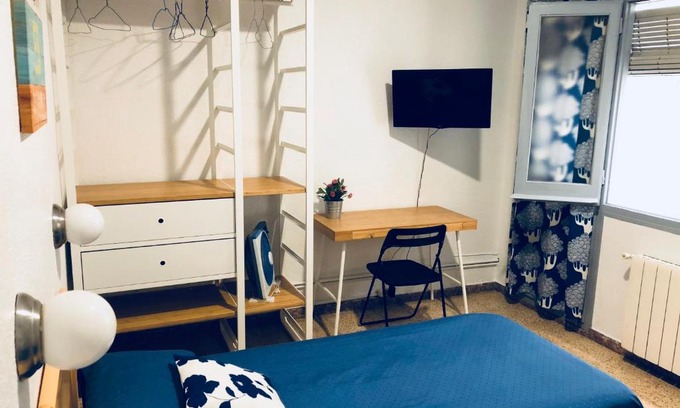 El Prat de Llobregat House | Hostal Carlos III