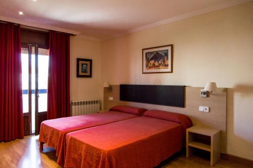 La Senia House | Hostal Casa Manolo