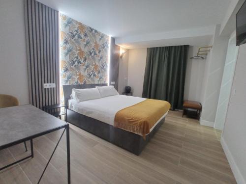 Arroyo de la Vega House | Hostal Fronton