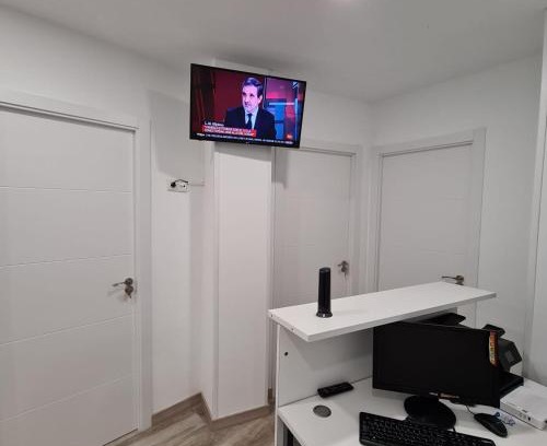 Torrejon de Ardoz House | Hostal Las Fronteras