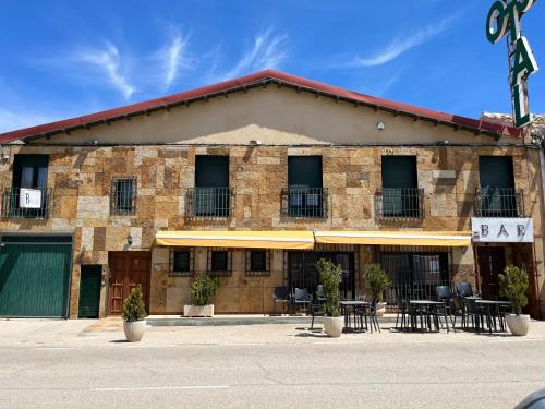 Villarrubio House | Hostal Restaurante Bustos