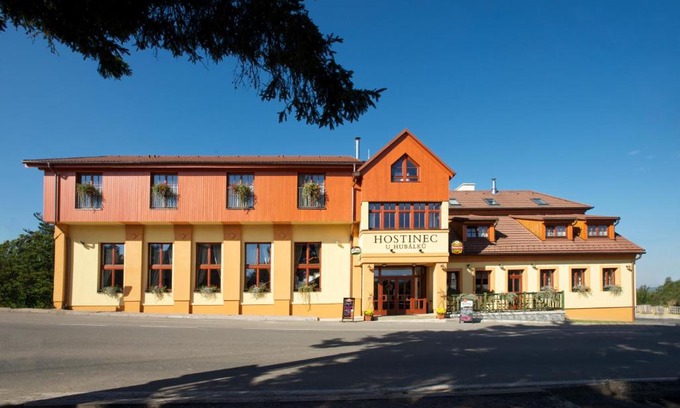 Kostelec nad Orlici House | Hostinec U Hubálků