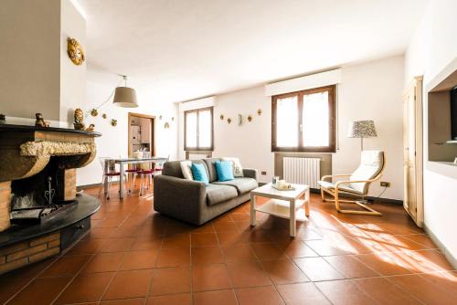 Capannoli Apartment | Hostly - Giusy Garden Suite - Only for Holidays
