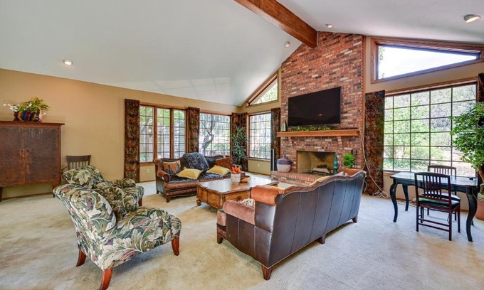 Payson House | Hot Tub and Games Spacious Golf Retreat in Payson