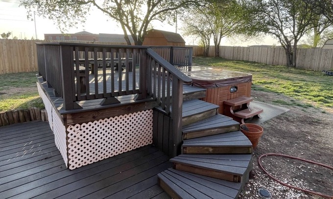 Enid House | Hot Tub & Game Room 3b/r 2.5b/r! Ultimate Getaway!