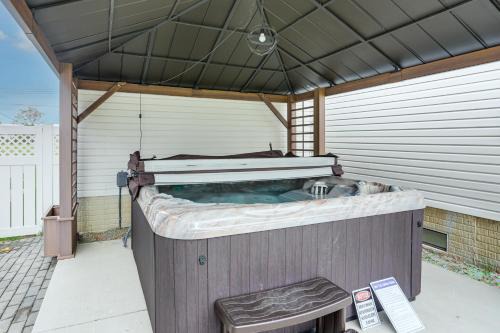 Port Clinton House | Hot Tub, Lake Access, and Dock Port Clinton Retreat