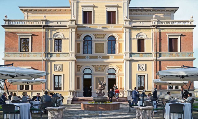 Corte de'Cortesi Con Cignone Hotel | Hotel Villa Borghesi