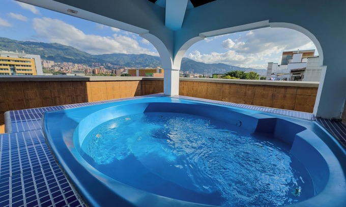 Itagui Hotel | Hotel Alcaravan Medellín