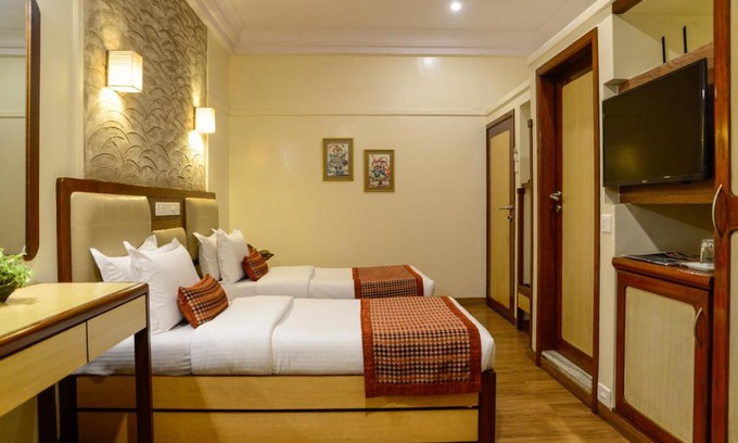 Dadar Hotel | Hotel Ameya