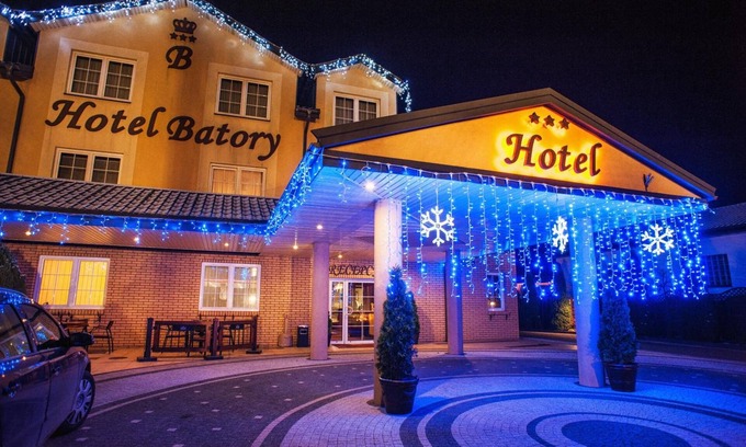 Tluszcz Hotel | Hotel Batory