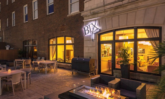 Downtown Hotel | Hotel Blackhawk, Autograph Collection