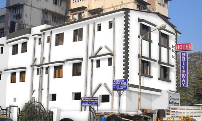 Girgaon Hotel | Hotel Briteway