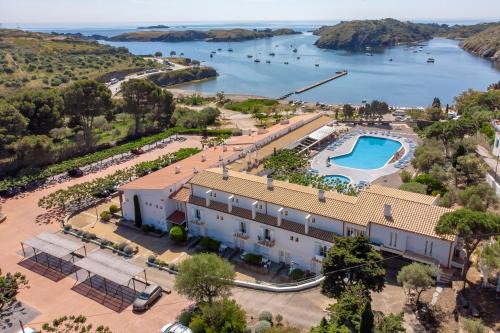 Portlligat Hotel | Hotel Calina
