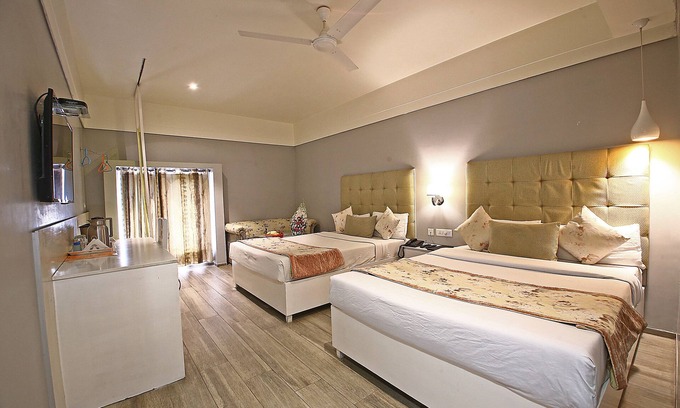 Kishangarh Hotel | Hotel Emerald